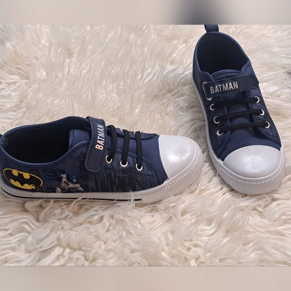 Brand New Batman Big Kids/Youth Boys Sneakers/Runners - Navy and White